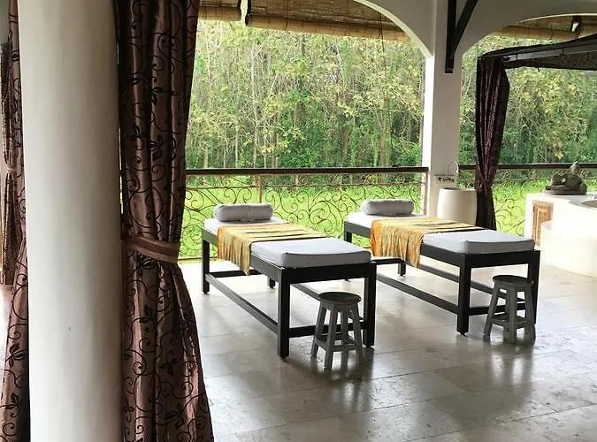 Frangipani Villa *